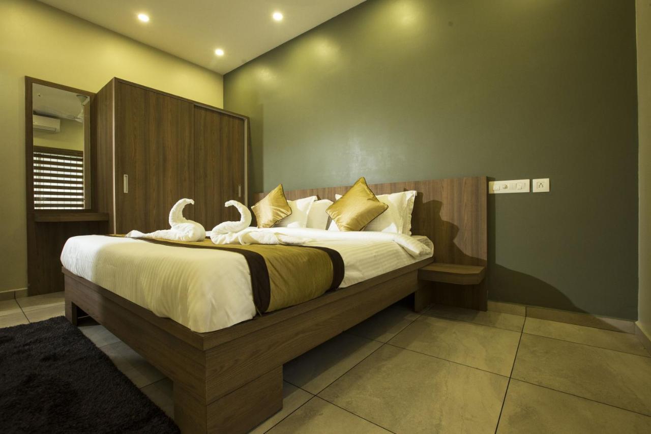 Sahara Suites Kochi Exterior photo